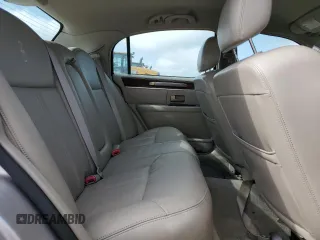 2009 Lincoln Town Car Signature Limited z VIN 2LNHM82V99X635551, wystawiony jako Copart lot #54103565 z przebiegiem 138 836 mil mil oraz Czysty tytuł • Clean title. Historia ofert i sprzedaży dostępna na DreamBid. Obrazek 10.