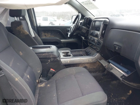2018 Chevrolet Silverado 1500 LT with VIN 1GCVKREC3JZ323740, listed as a IAAI auction lot 41636517 with 198,422 mi miles. Bid and sale history available at carsss.com. Image 5.