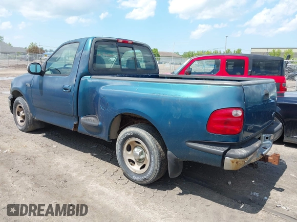 2001 Ford F-150 XL z VIN 2FTZF07261CA05467, wystawiony jako IAAI lot #42250217 z przebiegiem Nie podano mil oraz . Historia ofert i sprzedaży dostępna na DreamBid. Obrazek 3.
