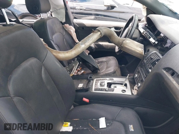 2015 Audi Q7 Prestige with VIN WA1WMAFE9FD023781, listed as a IAAI auction lot 42453124 with Not provided miles and . Bid and sale history available at DreamBid. Image 5.