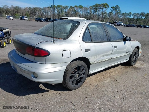 2000 Pontiac Sunfire SE with VIN 1G2JB5246Y7126527, listed as a IAAI auction lot 41613081 with 175,709 mi miles. Bid and sale history available at carsss.com. Image 4.