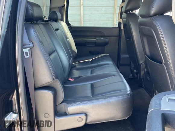 2014 Chevrolet Silverado 3500HD LT with VIN 1GC4K0C8XEF101046, listed as a Copart auction lot 76962694 with 225,339 mi miles and Clean Title. Bid and sale history available at carsss.com. Image 6.