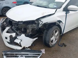 2014 Nissan Sentra SR with VIN 3N1AB7AP6EL609786, listed as a IAAI auction lot 41905765 with 1 mi miles. Bid and sale history available at carsss.com. Image 6.