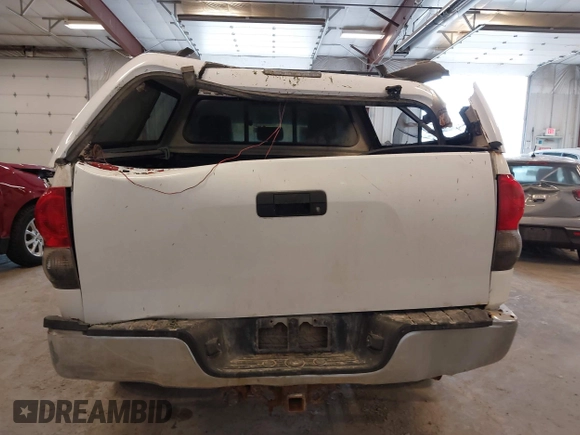 2008 Toyota Tundra z VIN 5TBBV54188S502587, wystawiony jako IAAI lot #41955396 z przebiegiem 155 718 mil mil oraz . Historia ofert i sprzedaży dostępna na DreamBid. Obrazek 6.