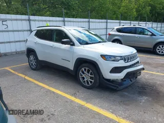 2022 Jeep Compass Latitude Lux с VIN 3C4NJDFB7NT112307, выставлен на аукционе IAAI как лот 42330292 с пробегом 77 240 миль миль и . История ставок и продаж доступна на DreamBid. Изображение 1.