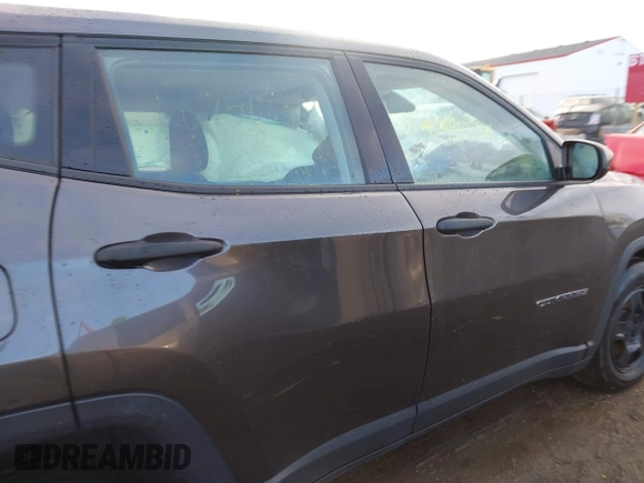 2017 Jeep Compass Sport z VIN 3C4NJDAB8HT667519, wystawiony jako IAAI lot #41488704 z przebiegiem 111 242 mil mil oraz . Historia ofert i sprzedaży dostępna na DreamBid. Obrazek 13.