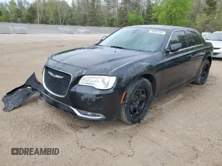 2015 Chrysler 300 Limited z VIN 2C3CCAAG3FH832723, wystawiony jako Copart lot #56842405 z przebiegiem 5 455 mil mil oraz Czysty tytuł • Clean title. Historia ofert i sprzedaży dostępna na DreamBid. Obrazek 1.