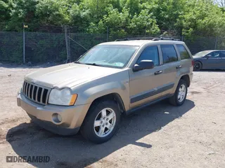 2005 Jeep Grand Cherokee Laredo with VIN 1J4HR48N25C507255, listed as a IAAI auction lot 42105073 with 176,349 mi miles. Bid and sale history available at carsss.com. Image 2.