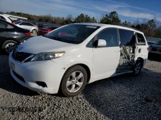 2011 Toyota Sienna LE AAS with VIN 5TDKK3DC0BS109888, listed as a Copart auction lot 68040624 with 96,549 mi miles and Salvage Title. Bid and sale history available at carsss.com. Image 1.
