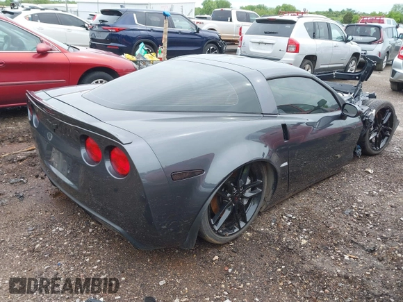 2010 Chevrolet Corvette Z16 Grand Sport 3LT z VIN 1G1YW2DW9A5102907, wystawiony jako IAAI lot #42054489 z przebiegiem 44 569 mil mil oraz . Historia ofert i sprzedaży dostępna na DreamBid. Obrazek 14.