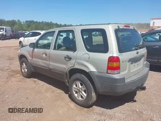 2005 Ford Escape XLS Value with VIN 1FMYU02Z25KB13278, listed as a IAAI auction lot 41981861 with 173,733 mi miles. Bid and sale history available at carsss.com. Image 3.