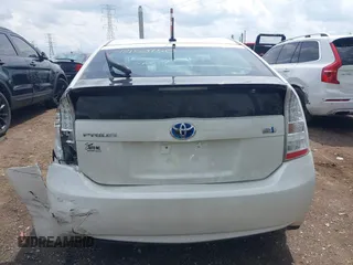 2011 Toyota Prius I z VIN JTDKN3DU9B1363774, wystawiony jako IAAI lot #42153950 z przebiegiem 104 319 mil mil oraz . Historia ofert i sprzedaży dostępna na DreamBid. Obrazek 16.