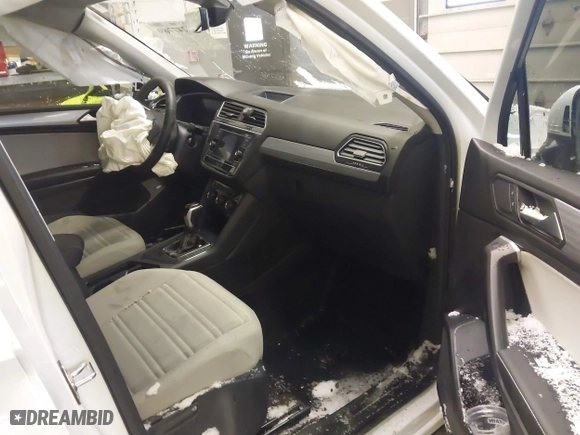 2024 Volkswagen Tiguan S with VIN 3VVRB7AX1RM050617, listed as a IAAI auction lot 41247769 with 20,699 mi miles. Bid and sale history available at carsss.com. Image 5.