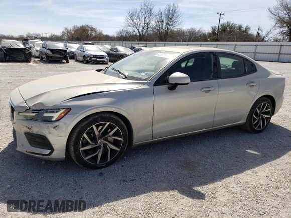 2019 Volvo S60 Momentum with VIN 7JRA22TK2KG001461, listed as a Copart auction lot 42370613 with 23,534 mi miles. Bid and sale history available at carsss.com. Image 1.
