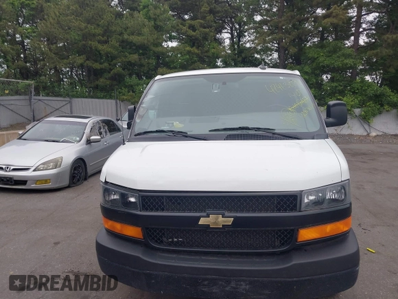 2022 Chevrolet Express Cargo z VIN 1GCWGAF72N1142965, wystawiony jako IAAI lot #42463029 z przebiegiem 49 782 mil mil oraz . Historia ofert i sprzedaży dostępna na DreamBid. Obrazek 12.