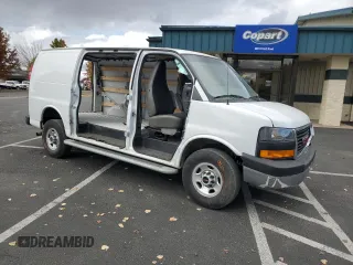 2022 GMC Savana Cargo Van with VIN 1GTW7AFP1N1188822, listed as a Copart auction lot 76135484 with 24,056 mi miles and Clean Title. Bid and sale history available at carsss.com. Image 4.