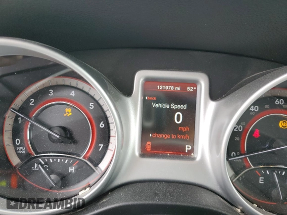 2017 Dodge Journey SE with VIN 3C4PDCAB9HT573188, listed as a Copart auction lot 51996425 with 121,978 mi miles and Salvage Title. Bid and sale history available at DreamBid. Image 9.