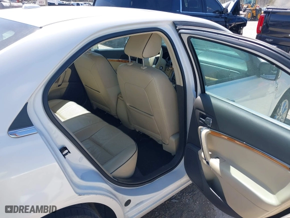 2011 Lincoln MKZ with VIN 3LNHL2GC2BR752903, listed as a IAAI auction lot 41758756 with 100,686 mi miles. Bid and sale history available at carsss.com. Image 8.