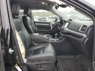 2019 Toyota Highlander SE z VIN 5TDJZRFH6KS587607, wystawiony jako Copart lot #73529944 z przebiegiem Nie podano mil oraz Szkoda całkowita • Salvage title. Historia ofert i sprzedaży dostępna na DreamBid. Obrazek 7.
