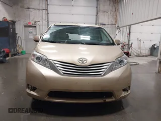 2014 Toyota Sienna Ltd with VIN 5TDDK3DCXES074614, listed as a IAAI auction lot 41691123 with 117,571 mi miles. Bid and sale history available at carsss.com. Image 12.