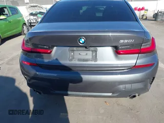 2021 BMW 3 Series 330i z VIN 3MW5R1J08M8B94401, wystawiony jako IAAI lot #41760747 z przebiegiem Nie podano mil oraz . Historia ofert i sprzedaży dostępna na DreamBid. Obrazek 16.