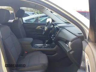 2019 Chevrolet Traverse LT Cloth with VIN 1GNERGKW6KJ114174, listed as a IAAI auction lot 42104133 with 135,410 mi miles. Bid and sale history available at carsss.com. Image 5.