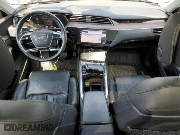 2019 Audi e-tron Prestige с VIN WA1VAAGE4KB012244, выставлен на аукционе Copart как лот 61049715 с пробегом 45 078 миль миль и Списание • Salvage title. История ставок и продаж доступна на DreamBid. Изображение 8.