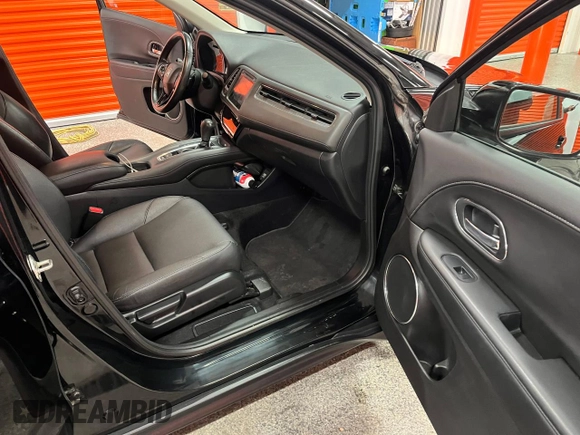 2018 Honda HR-V EX-L with VIN 3CZRU5H7XJM700725, listed as a Copart auction lot 45246405 with 92,150 mi miles and Clean Title. Bid and sale history available at carsss.com. Image 5.