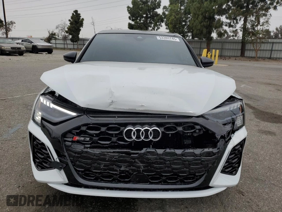 2023 Audi RS 3 z VIN WUAG4DGY2PA910584, wystawiony jako Copart lot #53393745 z przebiegiem 5 411 mil mil oraz Szkoda całkowita • Salvage title. Historia ofert i sprzedaży dostępna na DreamBid. Obrazek 5.