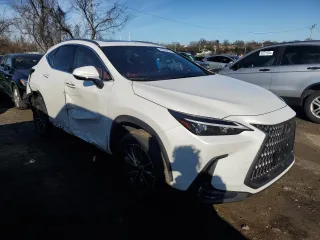 2022 Lexus NX with VIN JTJGGCEZXN2002785, listed as a Copart auction lot 86836424 with 27,913 mi miles and Salvage Title. Bid and sale history available at carsss.com. Image 4.