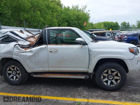 2024 Toyota 4Runner TRD Off Road with VIN JTERU5JR8R6282416, listed as a IAAI auction lot 42330108 with 9,131 mi miles and . Bid and sale history available at DreamBid. Image 13.