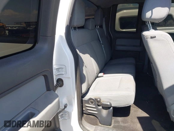 2014 Ford F-150 XL z VIN 1FTFX1CF6EKG35389, wystawiony jako IAAI lot #42643324 z przebiegiem 190 235 mil mil oraz . Historia ofert i sprzedaży dostępna na DreamBid. Obrazek 8.
