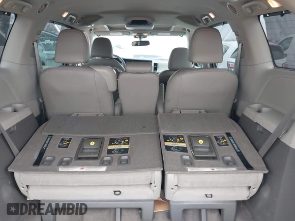 2015 Toyota Sienna XLE с VIN 5TDYK3DC4FS677254, выставлен на аукционе IAAI как лот 41708885 с пробегом 122 637 миль миль и . История ставок и продаж доступна на DreamBid. Изображение 8.