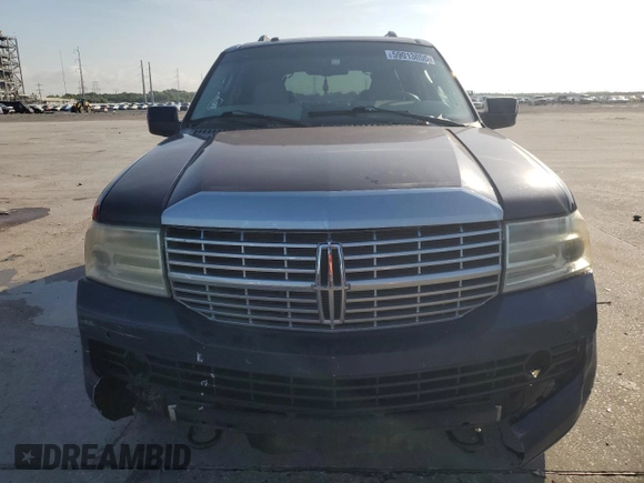 2010 Lincoln Navigator z VIN 5LMJJ2J58AEJ04689, wystawiony jako Copart lot #59013055 z przebiegiem 230 887 mil mil oraz Czysty tytuł • Clean title. Historia ofert i sprzedaży dostępna na DreamBid. Obrazek 5.