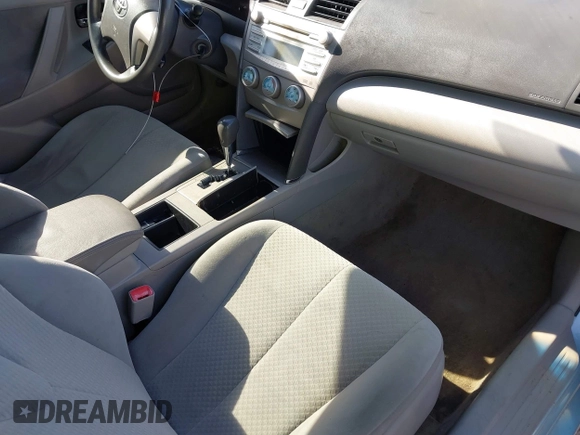 2009 Toyota Camry z VIN 4T1BE46K29U867007, wystawiony jako IAAI lot #41229889 z przebiegiem 183 366 mil mil oraz . Historia ofert i sprzedaży dostępna na DreamBid. Obrazek 5.
