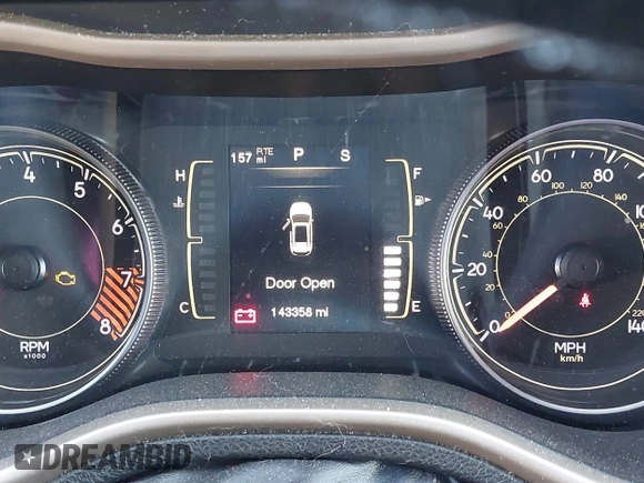 2014 Jeep Cherokee Latitude z VIN 1C4PJMCS6EW145810, wystawiony jako IAAI lot #41802031 z przebiegiem 143 358 mil mil oraz . Historia ofert i sprzedaży dostępna na DreamBid. Obrazek 7.