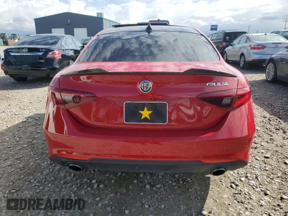 2017 Alfa Romeo Giulia z VIN ZARFAEBN7H7537325, wystawiony jako Copart lot #47110115 z przebiegiem Nie podano mil oraz Szkoda całkowita • Salvage title. Historia ofert i sprzedaży dostępna na DreamBid. Obrazek 6.