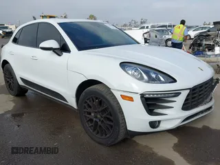 2017 Porsche Macan S z VIN WP1AB2A57HLB18303, wystawiony jako IAAI lot #42343803 z przebiegiem 93 014 mil mil oraz . Historia ofert i sprzedaży dostępna na DreamBid. Obrazek 1.