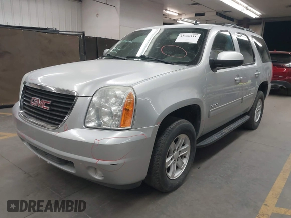 2013 GMC Yukon SLE with VIN 1GKS1AE09DR353945, listed as a IAAI auction lot 41900111 with 109,655 mi miles. Bid and sale history available at carsss.com. Image 17.