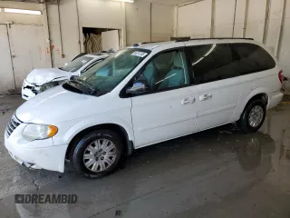 2005 Chrysler Town & Country LX z VIN 2C4GP44R75R519991, wystawiony jako Copart lot #56201255 z przebiegiem 273 978 mil mil oraz Szkoda całkowita • Salvage title. Historia ofert i sprzedaży dostępna na DreamBid. Obrazek 1.