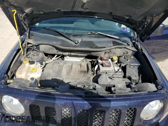 2016 Jeep Patriot Sport z VIN 1C4NJRBB4GD509405, wystawiony jako Copart lot #56781025 z przebiegiem 161 920 mil mil oraz Czysty tytuł • Clean title. Historia ofert i sprzedaży dostępna na DreamBid. Obrazek 11.