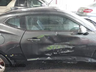 2017 Chevrolet Camaro 2SS с VIN 1G1FH1R70H0163647, выставлен на аукционе IAAI как лот 42172820 с пробегом 86 730 миль миль и . История ставок и продаж доступна на DreamBid. Изображение 14.