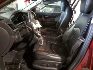 2015 Chevrolet Traverse LT z VIN 1GNKVHKD9FJ335101, wystawiony jako Copart lot #51689235 z przebiegiem 169 152 mil mil oraz Szkoda całkowita • Salvage title. Historia ofert i sprzedaży dostępna na DreamBid. Obrazek 7.