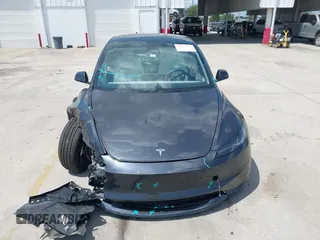 2024 Tesla Model 3 z VIN 5YJ3E1EAXRF864719, wystawiony jako IAAI lot #42129944 z przebiegiem 3 776 mil mil oraz . Historia ofert i sprzedaży dostępna na DreamBid. Obrazek 12.
