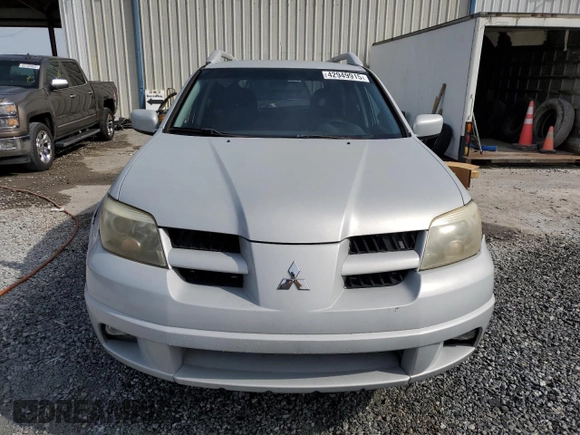 2006 Mitsubishi Outlander SE with VIN JA4LX41F46U051225, listed as a Copart auction lot 42949915 with 188,733 mi miles and Salvage Title. Bid and sale history available at carsss.com. Image 5.