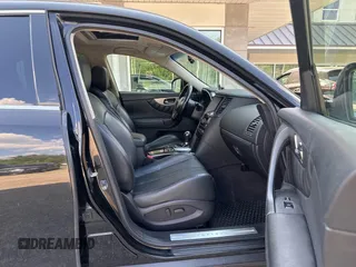 2014 Infiniti QX70 with VIN JN8CS1MW1EM411715, listed as a IAAI auction lot 42769793 with 180,472 mi miles and . Bid and sale history available at DreamBid. Image 5.