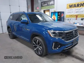 2025 Volkswagen Atlas SEL Premium R-Line z VIN 1V2FR2CA8SC521161, wystawiony jako IAAI lot #42191744 z przebiegiem 8 570 mil mil oraz . Historia ofert i sprzedaży dostępna na DreamBid. Obrazek 1.