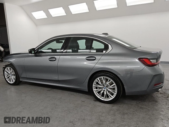 2024 BMW 3 Series 330i with VIN 3MW69FF01R8D82694, listed as a Copart auction lot 51284865 with 32,905 mi miles and Clean Title. Bid and sale history available at carsss.com. Image 2.