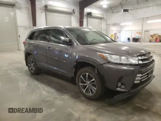 2018 Toyota Highlander SE z VIN 5TDJZRFH8JS528329, wystawiony jako Copart lot #56682465 z przebiegiem 131 082 mil mil oraz Szkoda całkowita • Salvage title. Historia ofert i sprzedaży dostępna na DreamBid. Obrazek 4.