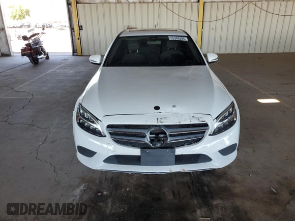2019 Mercedes-Benz C 300 z VIN 55SWF8EB7KU317875, wystawiony jako Copart lot #55360285 z przebiegiem 39 945 mil mil oraz Szkoda całkowita • Salvage title. Historia ofert i sprzedaży dostępna na DreamBid. Obrazek 5.